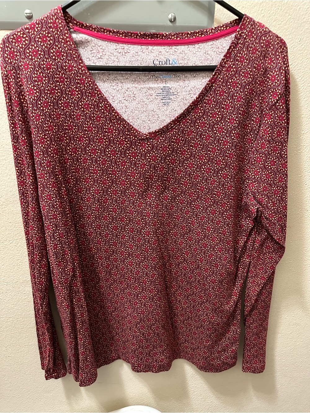 croft & barrow Women's Burgundy Printed V-Neck Long Sleeve Top